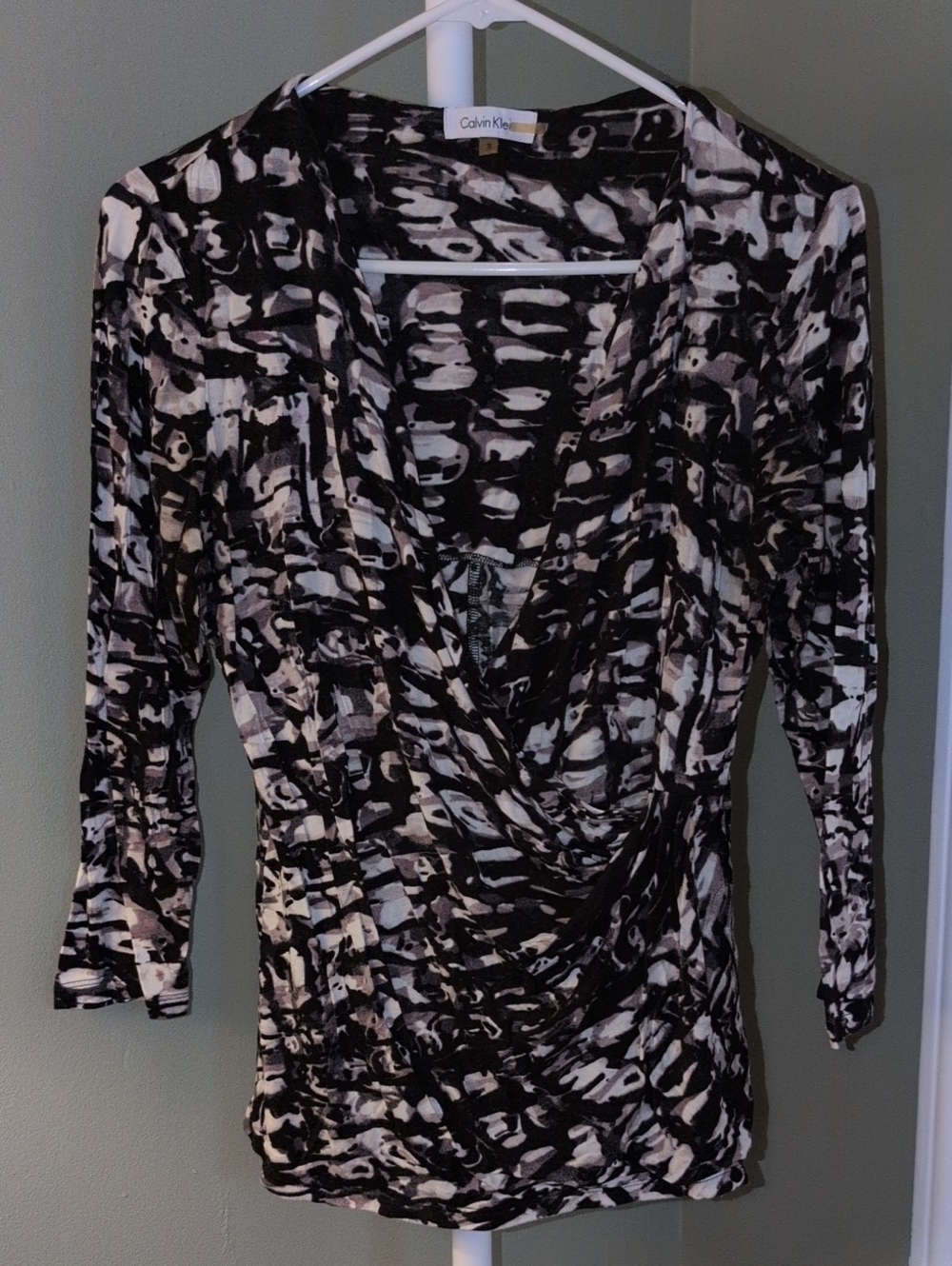 Calvin Klein Women's Black & White Printed V-Neck Wrap Top